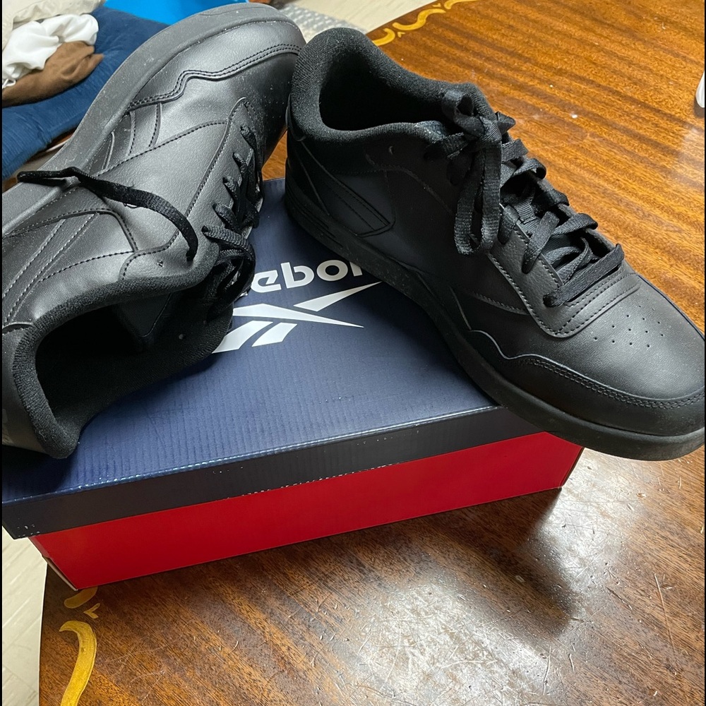 Men Reebok Tennis Shoes